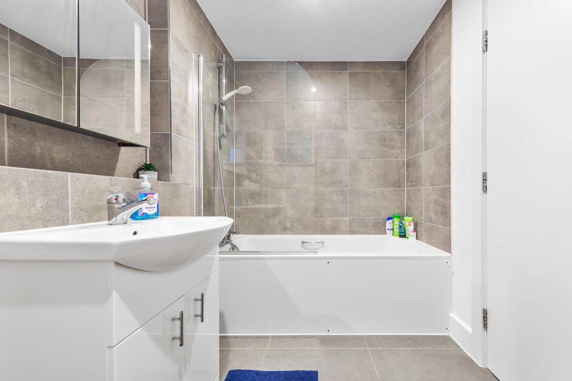 Central London Two Bedroom Serviced Apartment - Nine Elms Luxury Stay - Vauxhall & Westminster Exteriör bild